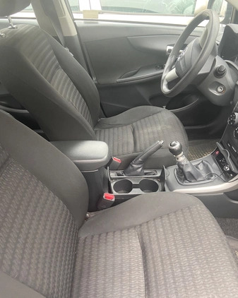 Toyota Corolla cena 23500 przebieg: 240000, rok produkcji 2011 z Warszawa małe 16